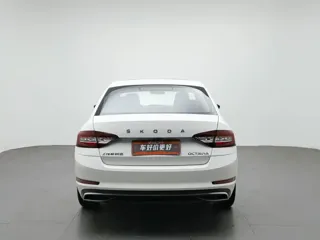 Skoda Octavia 2019 купить из Китая, цена 1 332 000 ₽ — Suifenhe Auto