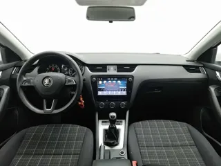 Skoda Octavia 2019 купить из Китая, цена 1 215 000 ₽ — Suifenhe Auto