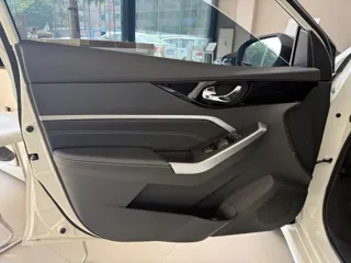 Venucia D60 2023 купить из Китая, цена 1 305 000 ₽ — Suifenhe Auto