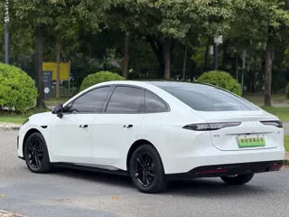 Aion RT 2025 купить из Китая, цена 2 832 000 ₽ — Suifenhe Auto
