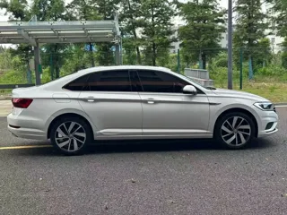 Volkswagen Sagitar 2022 купить из Китая, цена 1 636 000 ₽ — Suifenhe Auto