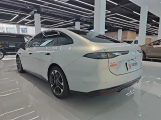 Aion RT 2026 купить из Китая, цена 3 117 000 ₽ — Suifenhe Auto