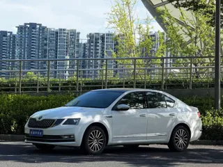 Skoda Octavia 2018 купить из Китая, цена 1 080 000 ₽ — Suifenhe Auto