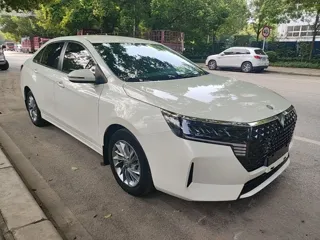 Venucia D60 2024 купить из Китая, цена 1 342 000 ₽ — Suifenhe Auto