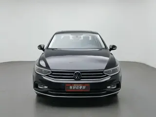 Volkswagen Magotan 2021 купить из Китая, цена 1 598 000 ₽ — Suifenhe Auto