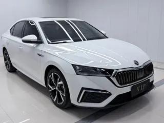 Skoda Octavia 2022 купить из Китая, цена 2 417 000 ₽ — Suifenhe Auto
