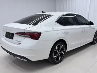 Skoda Octavia 2022 купить из Китая, цена 2 417 000 ₽ — Suifenhe Auto