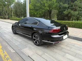 Volkswagen Magotan 2025 купить из Китая, цена 4 034 000 ₽ — Suifenhe Auto