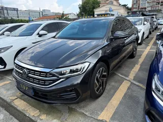 Volkswagen Sagitar 2023 купить из Китая, цена 2 650 000 ₽ — Suifenhe Auto