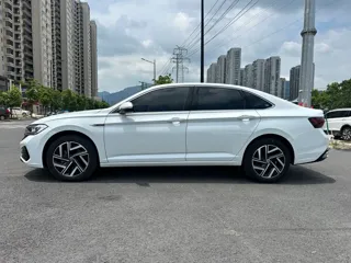 Volkswagen Sagitar 2023 купить из Китая, цена 1 492 000 ₽ — Suifenhe Auto