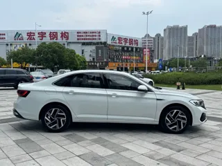 Volkswagen Sagitar 2025 купить из Китая, цена 3 028 000 ₽ — Suifenhe Auto