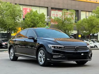 Volkswagen Magotan 2023 купить из Китая, цена 2 105 000 ₽ — Suifenhe Auto