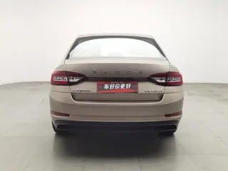Skoda Octavia 2023 купить из Китая, цена 1 267 000 ₽ — Suifenhe Auto