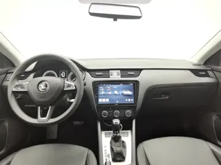 Skoda Octavia 2023 купить из Китая, цена 1 267 000 ₽ — Suifenhe Auto