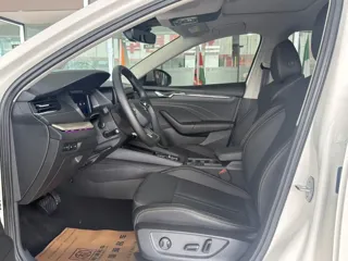Skoda Octavia 2023 купить из Китая, цена 2 470 000 ₽ — Suifenhe Auto