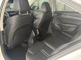 Skoda Octavia 2023 купить из Китая, цена 2 470 000 ₽ — Suifenhe Auto