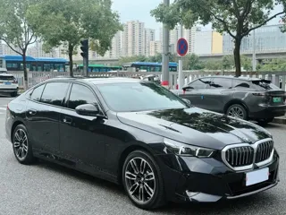 BMW 5 Series 2025 купить из Китая, цена 6 567 000 ₽ — Suifenhe Auto
