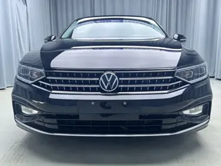 Volkswagen Magotan 2023 купить из Китая, цена 2 287 000 ₽ — Suifenhe Auto