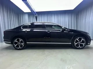 Volkswagen Magotan 2023 купить из Китая, цена 2 287 000 ₽ — Suifenhe Auto