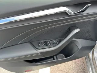 Skoda Octavia 2022 купить из Китая, цена 2 368 000 ₽ — Suifenhe Auto