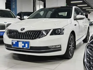 Skoda Octavia 2018 купить из Китая, цена 1 184 000 ₽ — Suifenhe Auto
