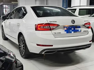 Skoda Octavia 2018 купить из Китая, цена 1 184 000 ₽ — Suifenhe Auto