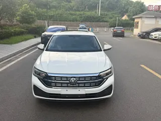 Volkswagen Sagitar 2024 купить из Китая, цена 1 738 000 ₽ — Suifenhe Auto