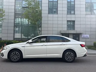Volkswagen Sagitar 2024 купить из Китая, цена 1 738 000 ₽ — Suifenhe Auto