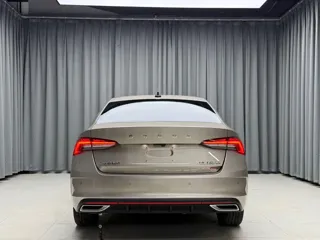 Skoda Octavia 2023 купить из Китая, цена 2 378 000 ₽ — Suifenhe Auto