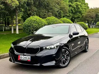 BMW 5 Series 2025 купить из Китая, цена 5 418 000 ₽ — Suifenhe Auto