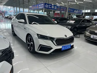 Skoda Octavia 2022 купить из Китая, цена 2 225 000 ₽ — Suifenhe Auto