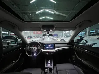 Skoda Octavia 2022 купить из Китая, цена 2 225 000 ₽ — Suifenhe Auto