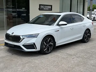 Skoda Octavia 2023 купить из Китая, цена 2 290 000 ₽ — Suifenhe Auto