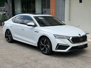 Skoda Octavia 2023 купить из Китая, цена 2 290 000 ₽ — Suifenhe Auto