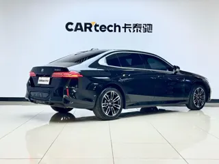 BMW 5 Series 2026 купить из Китая, цена 7 585 000 ₽ — Suifenhe Auto