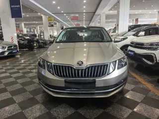 Skoda Octavia 2018 купить из Китая, цена 1 067 000 ₽ — Suifenhe Auto