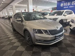 Skoda Octavia 2018 купить из Китая, цена 1 067 000 ₽ — Suifenhe Auto