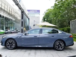 BMW 5 Series 2025 купить из Китая, цена 7 275 000 ₽ — Suifenhe Auto