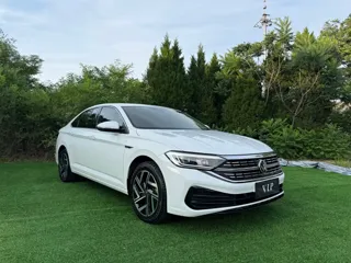 Volkswagen Sagitar 2022 купить из Китая, цена 1 779 000 ₽ — Suifenhe Auto