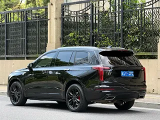 Cadillac XT6 2023 купить из Китая, цена 4 935 000 ₽ — Suifenhe Auto