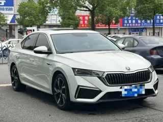 Skoda Octavia 2024 купить из Китая, цена 2 895 000 ₽ — Suifenhe Auto