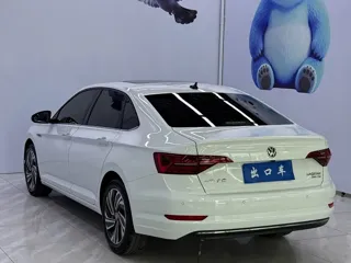 Volkswagen Sagitar 2022 купить из Китая, цена 1 845 000 ₽ — Suifenhe Auto