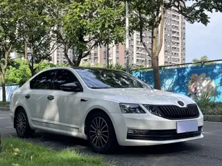 Skoda Octavia 2018 купить из Китая, цена 1 158 000 ₽ — Suifenhe Auto