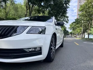 Skoda Octavia 2018 купить из Китая, цена 1 158 000 ₽ — Suifenhe Auto