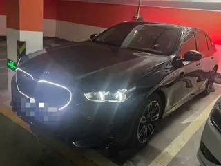 BMW 5 Series 2025 купить из Китая, цена 7 260 000 ₽ — Suifenhe Auto