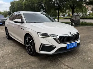 Skoda Octavia 2022 купить из Китая, цена 2 339 000 ₽ — Suifenhe Auto