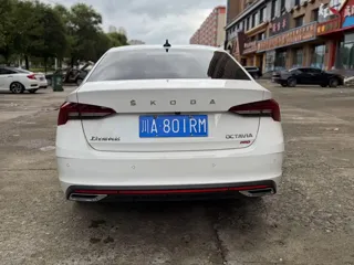 Skoda Octavia 2022 купить из Китая, цена 2 339 000 ₽ — Suifenhe Auto