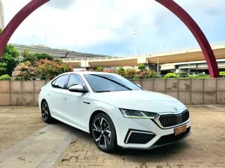 Skoda Octavia 2023 купить из Китая, цена 2 248 000 ₽ — Suifenhe Auto