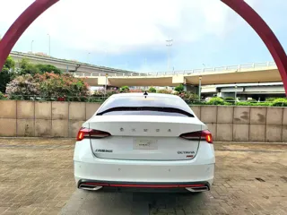 Skoda Octavia 2023 купить из Китая, цена 2 248 000 ₽ — Suifenhe Auto