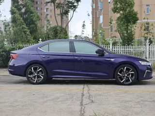Skoda Octavia 2022 купить из Китая, цена 2 417 000 ₽ — Suifenhe Auto